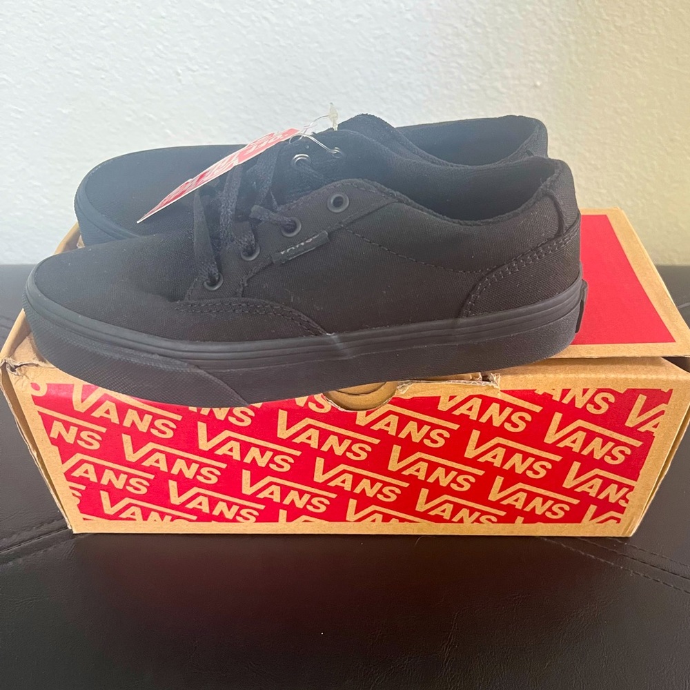 NWT Vans black sneakers
